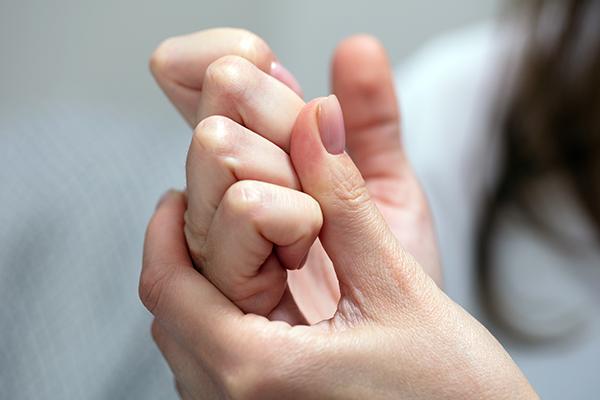 Knuckle Cracking Can Be Dangerous When It Becomes a Habit!